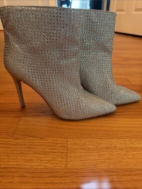 Jewel Badgley Mischka Silver Crystal Embellished Pointed-Toe Stiletto Booties